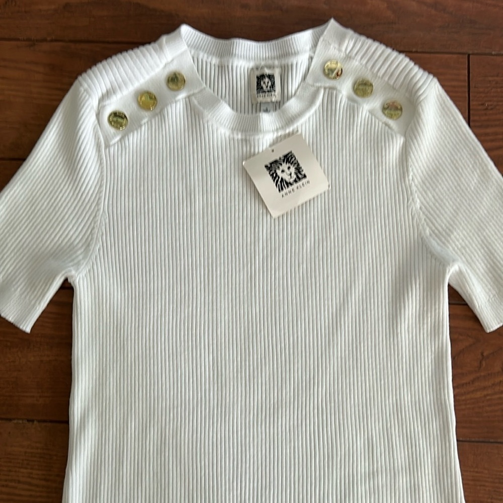 NWT Anne Klein short sleeved sweater